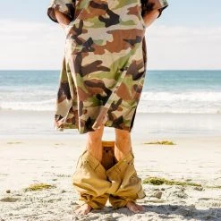 Slowtide Men's Regime Quick-Dry Changing Poncho 12 Slowtide Men's Regime Quick-Dry Changing Poncho